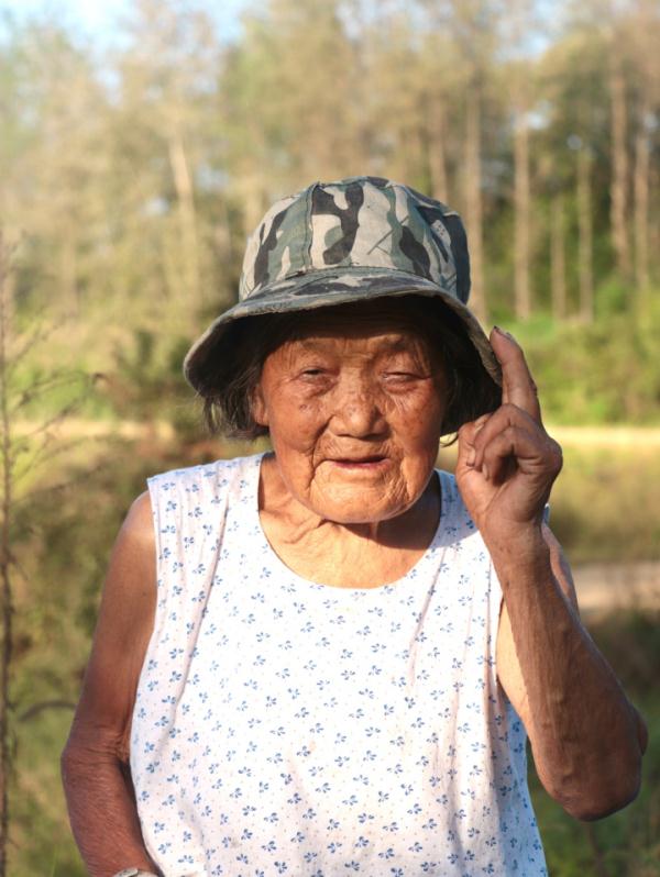 “姑娘，我去世时能用你拍的照片吗？”
