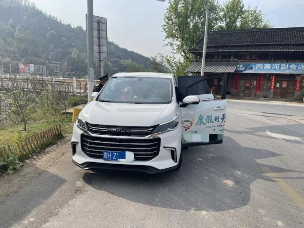 非法营运危害大，乘坐“黑车”有风险