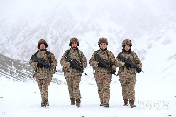 “我们上高原一年啦！”这群女兵用青春去邂逅、读懂、热爱
