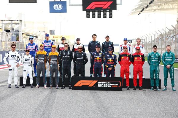 F1首秀拿分！周冠宇的第一步很亮眼