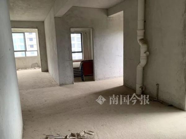 柳州业主自救烂尾楼后，想装修却受阻！最新回应来了→