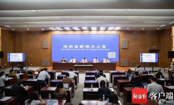 南北航行时间缩短约30分钟!琼州海峡海上“高速路”4月起再提速 南北航行时间缩短约30分钟!琼州海峡海上“高速路”4月起再提速