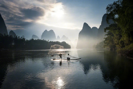 漓江渔民大变身,捕鱼技艺永传承 漓江渔民大变身,捕鱼技艺永传承