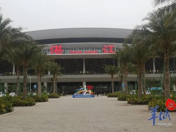 今早，湛江吴川机场开门迎客