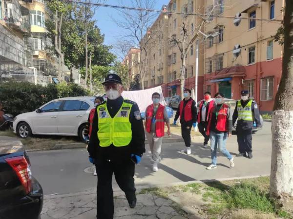 闭环管理期间，小情侣因为这事吵到警察上门…