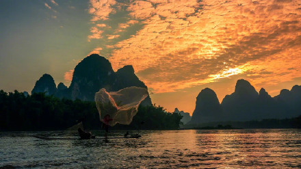 漓江渔民大变身,捕鱼技艺永传承 漓江渔民大变身,捕鱼技艺永传承