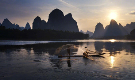 漓江渔民大变身,捕鱼技艺永传承 漓江渔民大变身,捕鱼技艺永传承