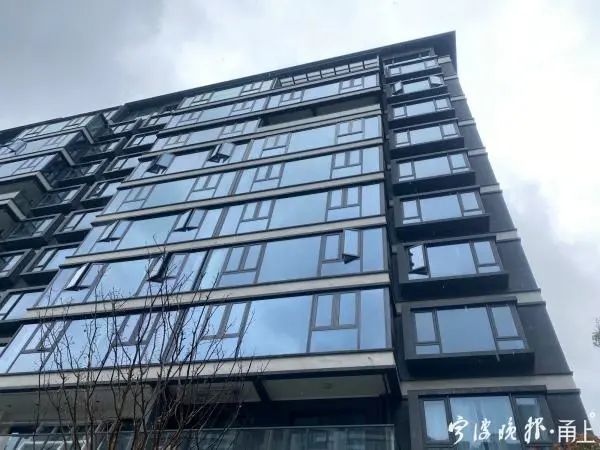 宁波一市民花400多万元买的房子,却没有窗户自由,这是为何? 宁波一市民花400多万元买的房子,却没有窗户自由,这是为何?