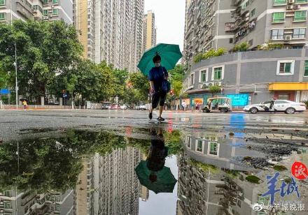 广东“入汛”次日暴雨+“回南天”，未来几天雨难停