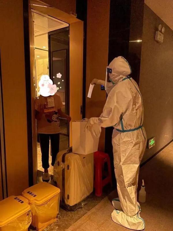 中山女孩生日当天在隔离酒店收到苏炳添亲笔签名照片
