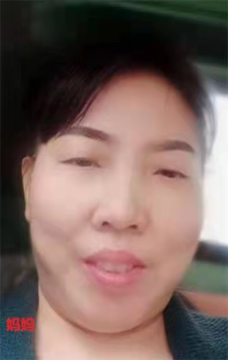 陌生叔叔给他钱买冰棍，结果弟弟丢失了25年！梅洁，快回家