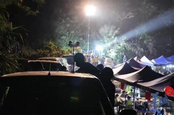 梧州莫埌村村支书：村民自发做志愿者，从十几岁到六十多岁，男男女女都上阵