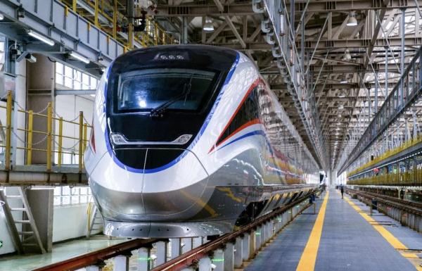 来啦!贵阳市域环城快铁新车亮相! 来啦!贵阳市域环城快铁新车亮相!