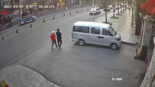 镇雄“蜘蛛侠”双胞胎兄弟双双落网