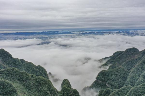 重慶秀山雲漫川河蓋