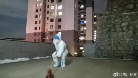 大白耍起红缨枪病毒看了都怕