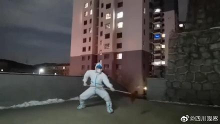 大白耍起红缨枪病毒看了都怕