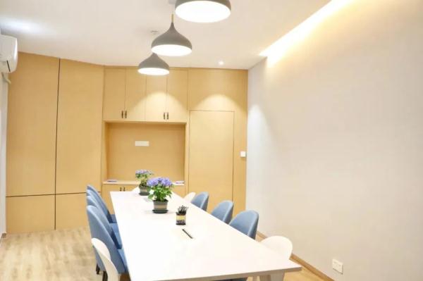 带补光灯的面试间？多所高校面向毕业生推出的求职面试间火了