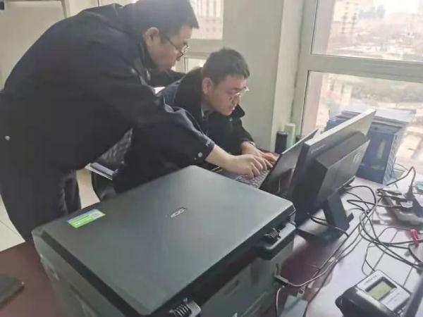 民警“实名”发的流调短信能回复吗?民警教你这样区分电诈和流调→ 民警“实名”发的流调短信能回复吗?民警教你这样区分电诈和流调→