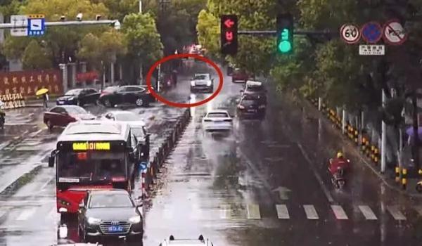 浙江一小学生维权!结局令人舒适 浙江一小学生维权!结局令人舒适