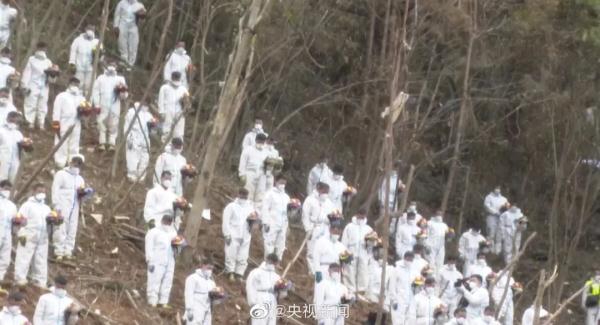 第二部黑匣子相关细节公布；东航正式启动理赔工作；搜寻仍在继续