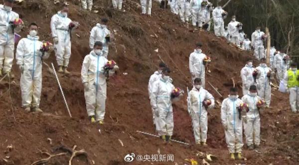 第二部黑匣子相关细节公布；东航正式启动理赔工作；搜寻仍在继续