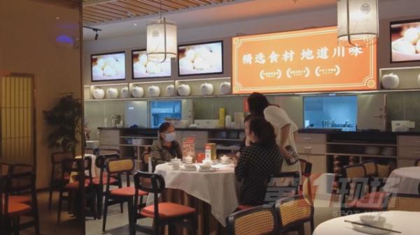 开张第一天，早餐店老板收到外卖订单留言…