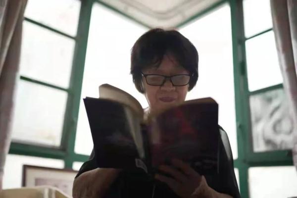 在厨房写作,80岁后连续出版3本书,她的故事令人动容 在厨房写作,80岁后连续出版3本书,她的故事令人动容