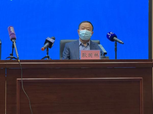 新闻发布会 | 今起向哈尔滨17个点位，投放2500吨储备蔬菜