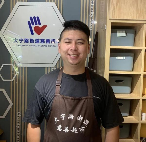 汶川地震救援老兵、禁毒社工…城市按下“暂停键”，上海逾14万志愿者上一线！