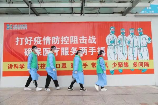 汶川地震救援老兵、禁毒社工…城市按下“暂停键”，上海逾14万志愿者上一线！