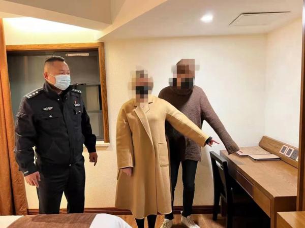 住别墅开奔驰的“白富美”竟是小偷？？