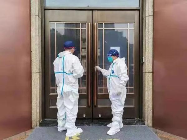 汶川地震救援老兵、禁毒社工…城市按下“暂停键”，上海逾14万志愿者上一线！