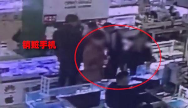 住别墅开奔驰的“白富美”竟是小偷？？