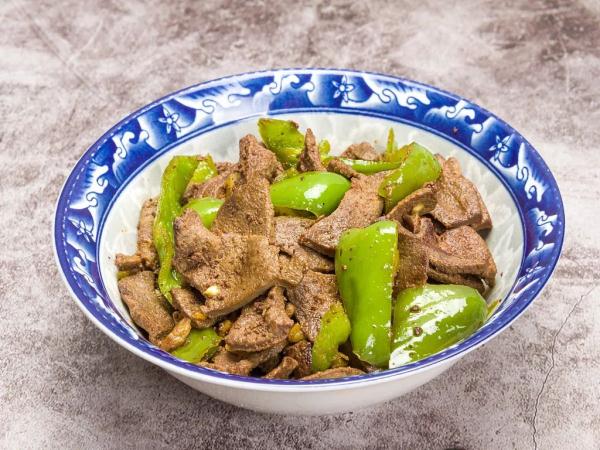 青椒，可别当它只是一种配料！这么吃，好处多多