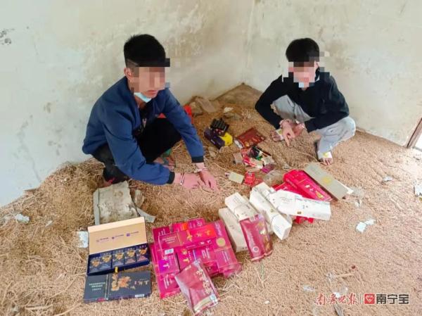 南宁两名男子犯烟瘾撬门盗窃！路上还顺手偷车......