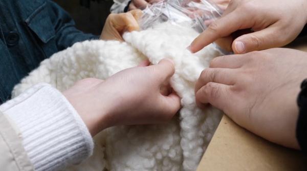 价值3000多的外套干洗后变了样,洗衣店:衣服尺寸是正常的,当事人怒了…… 价值3000多的外套干洗后变了样,洗衣店:衣服尺寸是正常的,当事人怒了……