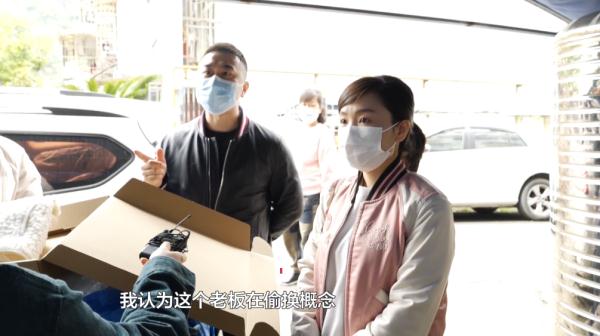 价值3000多的外套干洗后变了样,洗衣店:衣服尺寸是正常的,当事人怒了…… 价值3000多的外套干洗后变了样,洗衣店:衣服尺寸是正常的,当事人怒了……