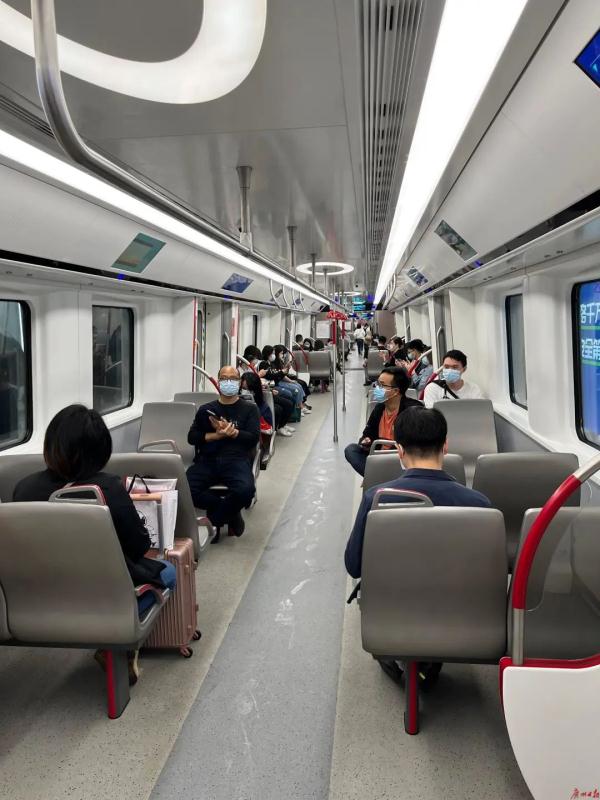 今天，广州地铁22号线首通段通车！换乘体验如何？记者现场直击