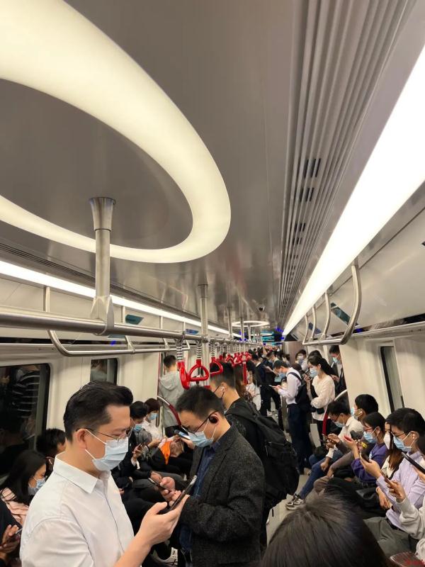 今天，广州地铁22号线首通段通车！换乘体验如何？记者现场直击