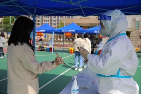 林宇峰：我们刚结婚，和爱人一起报名突击队！