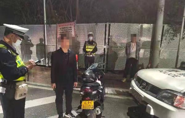 男子去帮朋友开车却反被灌醉!悲剧因此发生了…… 男子去帮朋友开车却反被灌醉!悲剧因此发生了……