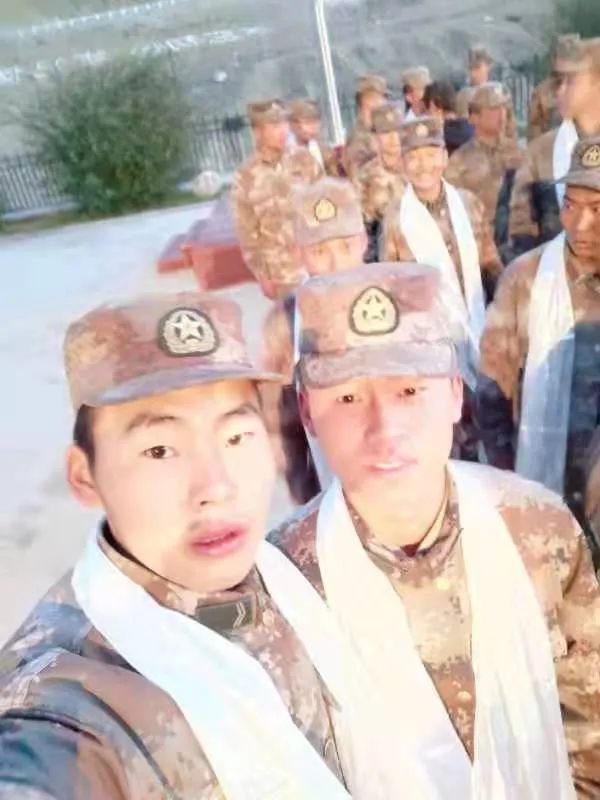 衛國戍邊英雄團長祁發寶所在團退役士兵華小龍二次入伍再進藏