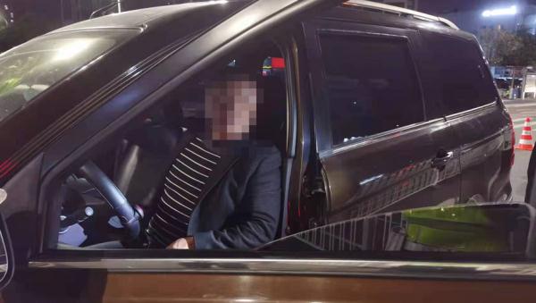 男子去帮朋友开车却反被灌醉!悲剧因此发生了…… 男子去帮朋友开车却反被灌醉!悲剧因此发生了……