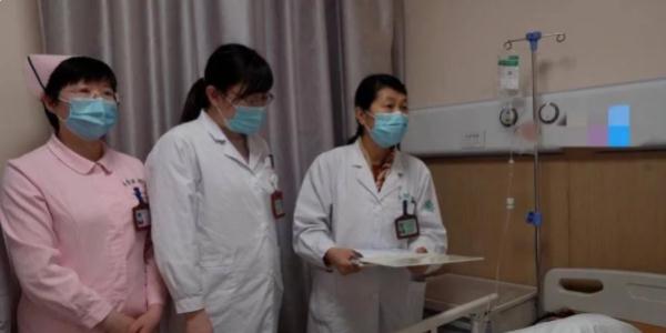 四胞胎两个早产 两个还在妈妈肚里