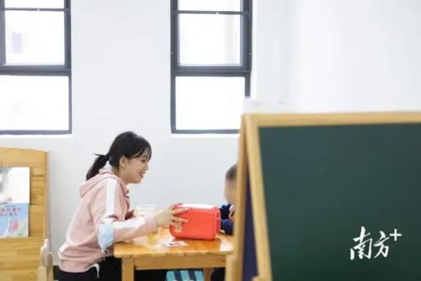当“影子老师”不再是“影子”