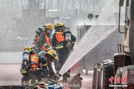 缅怀！4年来因公牺牲消防员平均年龄28岁
