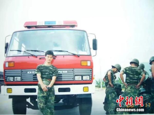 严重毁容的他,浴火重生! 严重毁容的他,浴火重生!