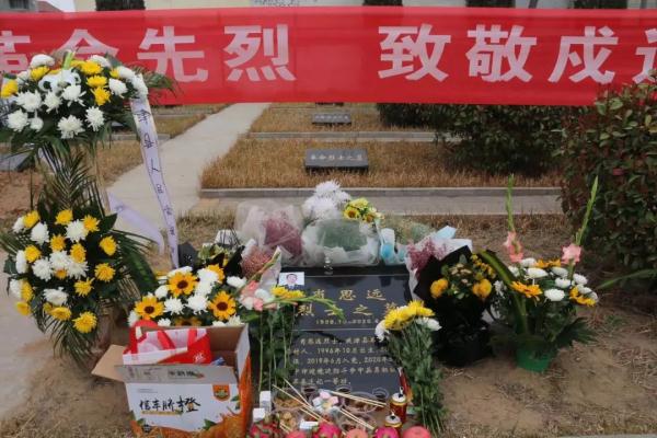 大儿子牺牲两年后，小儿子又毅然去了军营…