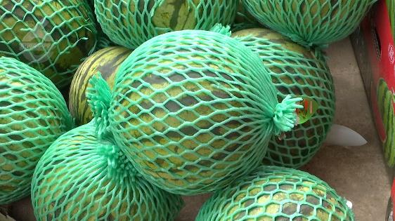 还吃吗?昆明的西瓜近100元/个!降价要等到... 还吃吗?昆明的西瓜近100元/个!降价要等到...